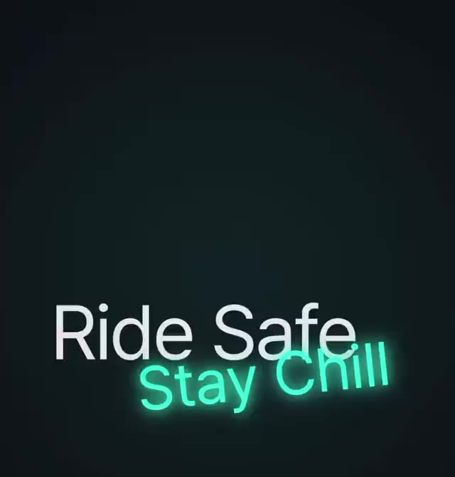C-Safe 앱 시작 화면의 헬멧과 Ride Safe, Stay Chill 문구